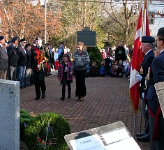 2015
												11 11 Cenotaph, Lion's Head (38a).JPG